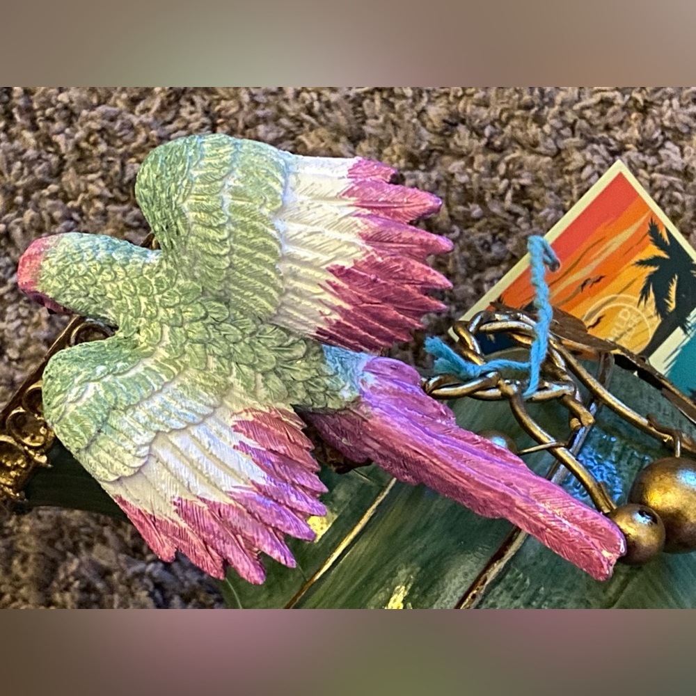 NWT Retro Vase Featuring Parrot 🦜Embellishment By- WorldTravelerPacific Paradise - Picture 5 of 16